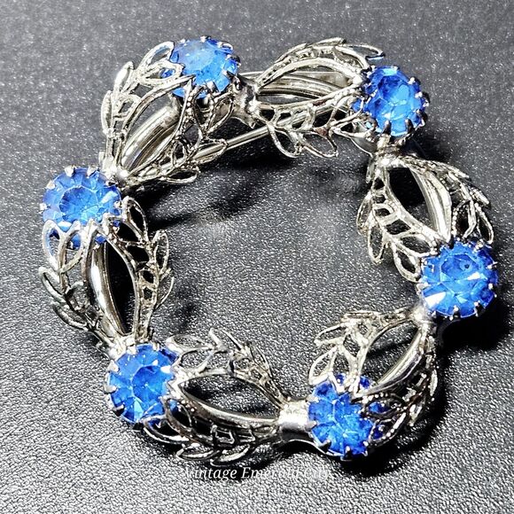 1950s Silver Filigree Blue Rhinestone Brooch Open Leaf Wreath Circle Pin Antique - Picture 10 of 11